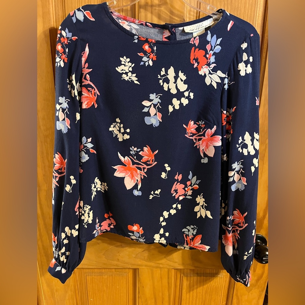 Label of Graded Goods Navy Floral Blouse with Red and White Accents Size 2